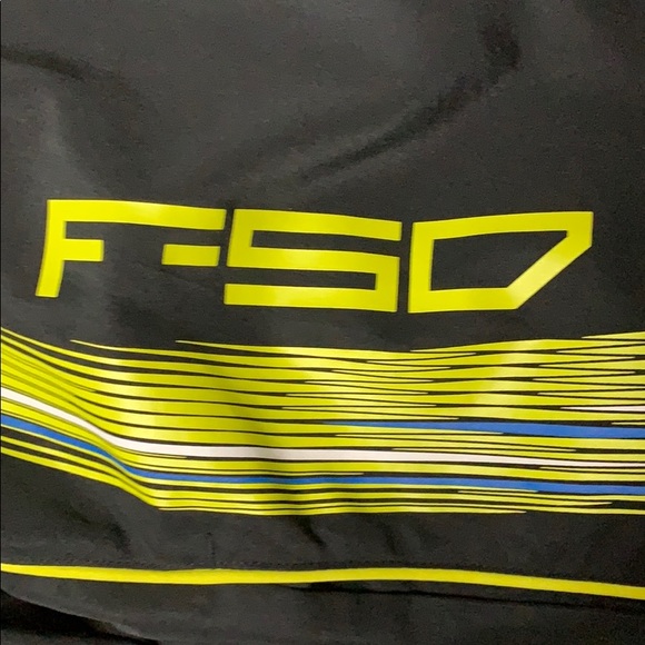 Adidas Boys windbreaker jacket for fall/spring - Picture 2 of 7